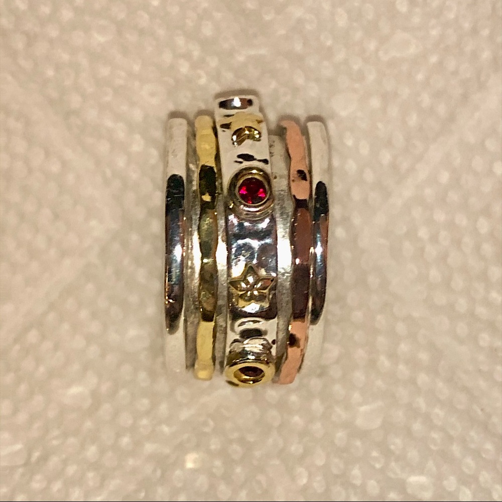 NWT Garnet/Tri-Tone Raised Daisies Spinner Ring, Sz. 8 - Picture 4 of 10